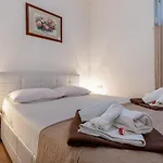 Апартаменты With Parking Space Selce, Crikvenica - 5477